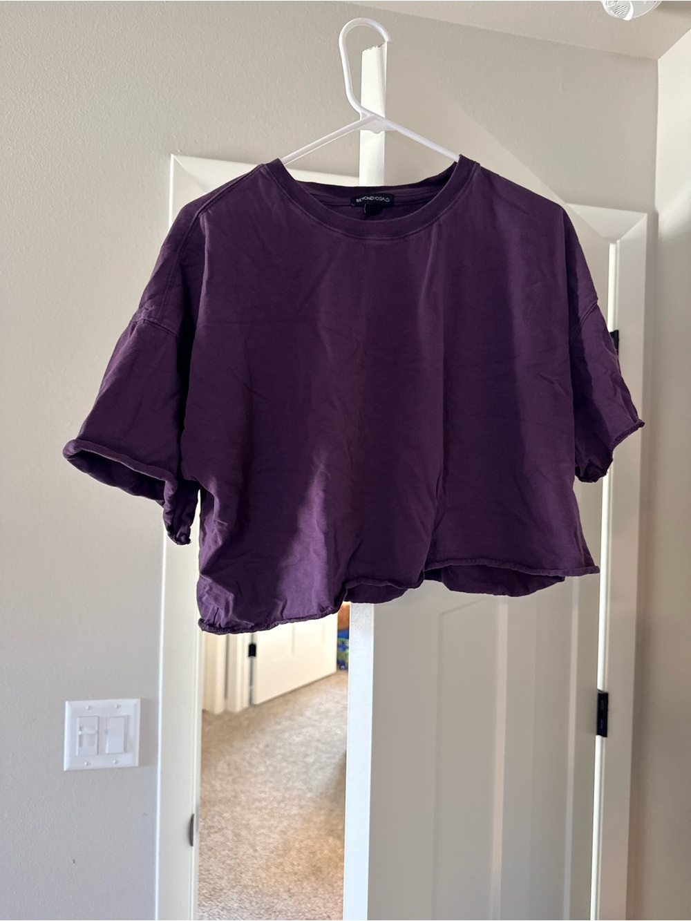Beyond Yoga Cropped Boxy Tee in Deep Purple